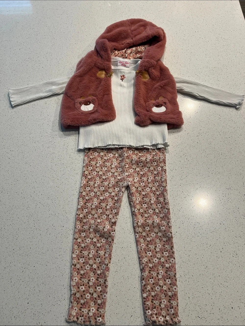 5/$35 used Little Lass baby 24 months old 3 piece outfit (no callouts) babygirl